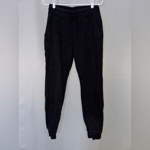 size 6 lululemon scuba joggers